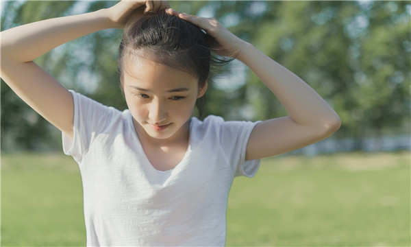 滨州供卵助孕多少钱？这是不少不孕不育家庭最关注的问题。随着科技的发展，借助供卵实现生育的案例逐渐增多。根据《中国不孕不育现状调研报告》，我国育龄夫妇不孕不育率从20年前的3%上升到接近18%。越来越多的家庭因为不孕不育而选择供卵助孕，对于他们来说，了解供卵助孕的费用、流程和成功率显得尤为重要。